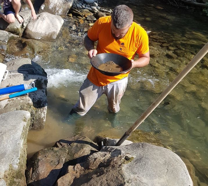 homme_orpaillage_pépited'or-or-ariége-orpaillage-orpailleur