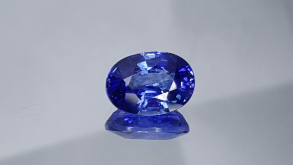 saphir_royal_blue_ceylan_2_carat