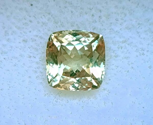 Dispore_color_change_zultanite_turquie_2.50ct_7.5x7.2x5.3mm_1#spfgems