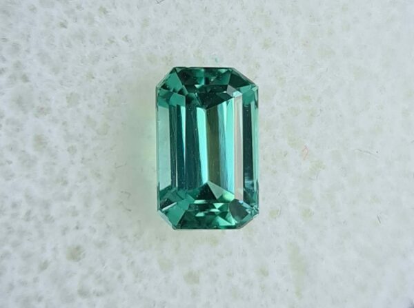 Tourmaline_seaofoam_bleu_verte_neon_blue_tourmaline_taille _emeraude_baguette_loopclean_#spfgems