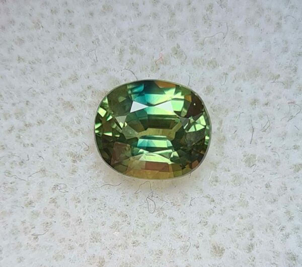 Saphir_vert_bleu_coussin_parti_color_bi_color_australie_1.46ct7x6x3.9mm_@spfgems_green_sapphire