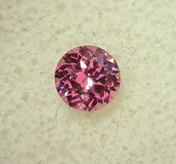 Grenat_malaya_rond_brillant_madagascar_pink_garnet_color_change_garnet_grenat_rose_@spfgems