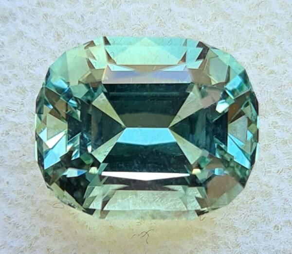 Aigue_marine_verte_menthe_nigeria_6.71ct_12.62x10.21x8.2mm_#spfgems_nigeria_mint_quar-marine_nomade_cut