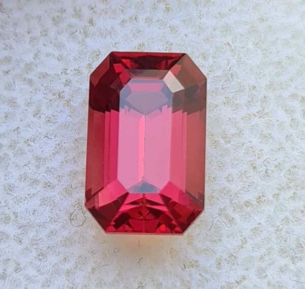Grenat_Pyrope_rose_Umba_tanzanie_taille_emeraude_2.90ct_9.72x6.20x5mm_GEPR01_spfgems_pink_pyrope_tanzania