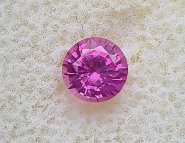 Saphir_rose_Rond_0.56ct_4.8x3.2mm_SRP01_pink_sapphire_round_madagascar_sri-lanka_#spfgems