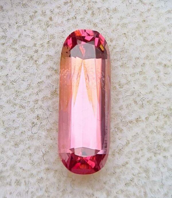 Spinelle_cherry_vietname_florian_le_goff_long_cushion_ashoka_2.64ct_14x4.92x4mm_spfgems_